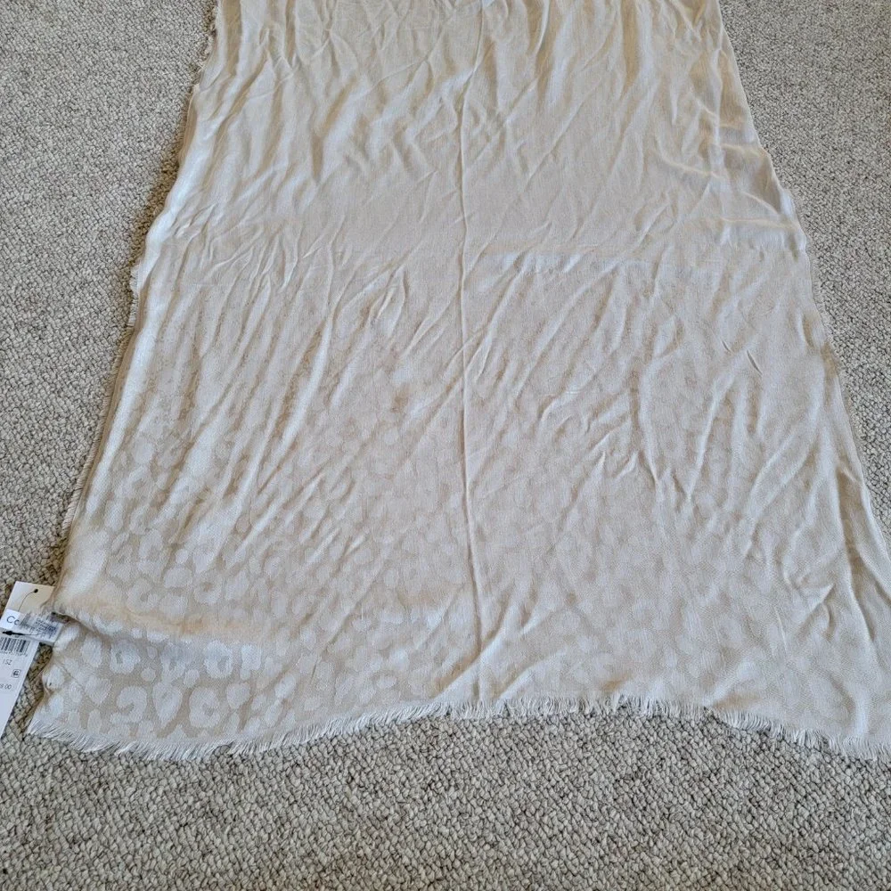 NWT Calvin Klein Beige Scarf